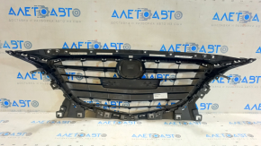 Решетка радиатора grill Mazda 3 14-16 BM дорест