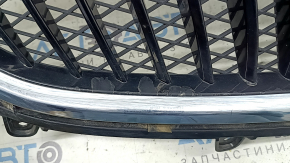 Решетка радиатора grill в сборе Buick Encore 17-22 с эмблемой, полезло покрытие