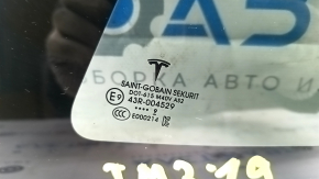 Форточка глухое стекло задняя левая Tesla Model 3 18-20 хром обрамление