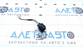 Фишка на проводку датчика уровня жидкости бачка омывателя Mazda CX-30 20-26