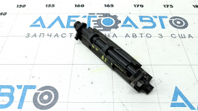 Suportul pentru bara spate sub stopul din dreapta Audi A4 B9 17-