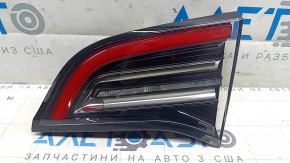 Фонарь внутренний крышка багажника правый Tesla Model Y 20-25 тип 1 царапины, отклеивается стекло