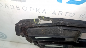 Нижняя решетка переднего бампера Volvo XC60 18-21 под парктроники, структура, надломано крепление
