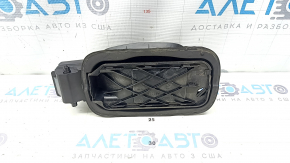 Корпус лючка бензобака Audi A4 B9 17-25 сломаны крепления