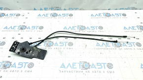 Кронштейн ручки открытия капота Audi A4 B9 17-25 с тросиками, сломано крепление тросика