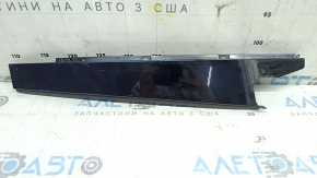 Накладка двери боковая задняя левая Audi A4 B8 08-16 перед, царапины