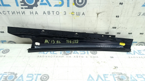 Накладка двери боковая задняя левая Audi A4 B8 08-16 перед, царапины