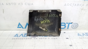 Ornament aripă inferioară stânga față Volvo XC60 18-25, crăpat, uzat, crestături