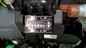 Scaun pasager Volvo XC60 18-25 cu airbag, electric, încălzit, ventilat, piele Nappa neagră cu perforații și suport pentru genunchi, cu unitate de control, lovituri, crăpături, necesită curățare