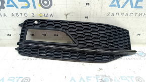 Решетка переднего бампера правая Audi A4 B8 13-16 рест, S line, структура, черный глянец с хром, под ПТФ