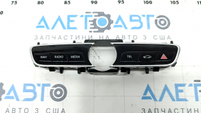Zgârieturi pe blocul butoanelor consolei centrale Mercedes W213 E 17-20