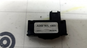 Кнопка блокировки открытия крышки багажника Mercedes W213 E 17-20 в бардачке
