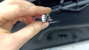 Накладка передней панели центральная верхняя Ford C-max MK2 13-18 черная, с накладками под динамики, сломано крепление, царапины
