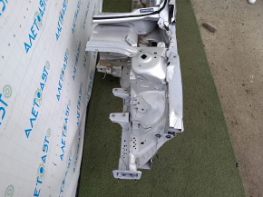Четверть передняя левая Ford Fusion mk5 13-20 серебро, отпилена, с центральной стойкой