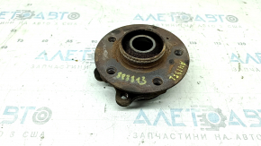 Ступица передняя левая Audi A4 B8 08-16 ржавая