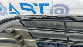 Решетка переднего бампера верхняя Ford C-max MK2 17-18 usa рест хром, не заводские отверстия, сломано крепление, песок