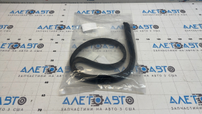 Уплотнитель капота передний Mazda CX-50 23-26