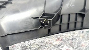 Ornamente stâlp spate negru pentru Mitsubishi Outlander 22-25, stânga, pentru 3 rânduri de scaune, cu dop, uzat, crăpat în suport