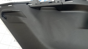 Накладка задней стойки правая Mitsubishi Outlander 22-26 черная, под 3 ряда, с заглушкой, потерта, трещина в креплении
