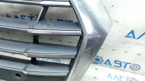Решетка радиатора grill Audi Q5 80A 18-20 в сборе, с эмблемами, хром, под парктроники, песок, треснута, тычки, вздулся хром