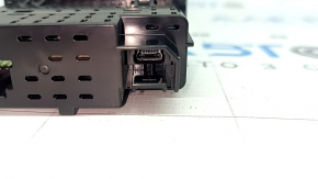 USB Hub центральной консоли Mitsubishi Outlander 22-26 передний