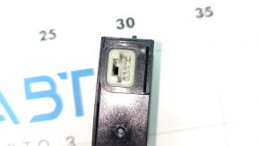 USB Hub центральной консоли Mitsubishi Outlander 22-26 задний