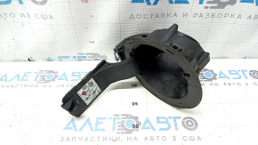 Корпус лючка бензобака Ford C-max MK2 13-18 надорван уплотнитель