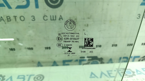 Стекло двери передней левой Alfa Romeo Giulia 21-24 царапины