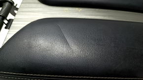 Подлокотник Nissan Murano z52 15-18 кожа черная, сколы, примята