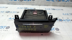 Подстаканник центральной консоли Toyota Sienna 11-13 царапины