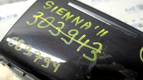 Подстаканник центральной консоли Toyota Sienna 11-13 царапины