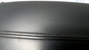Подлокотник центральной консоли Chevrolet Malibu 16-21 кожа черная, ожоги, порез