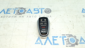 Ключ smart Alfa Romeo Giulia 17-24 5 кнопок, царапины, полез хром