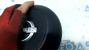 Подушка безопасности airbag в руль водительская Nissan Rogue 23-26 черная, царапины