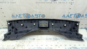 Накладка проема багажника Nissan Rogue 21-26 черная US built, царапины, надломаны крепление