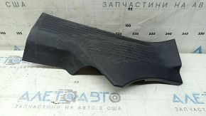Накладка порога задняя правая Nissan Rogue 21-26 черная, потерта, царапины