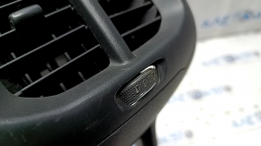 Накладка центральной консоли с дефлектором воздуховода Jeep Cherokee KL 14-18 черная, царапины