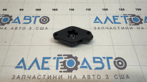 Крепление подкапотной ручки открытия замка капота VW Atlas 21-26