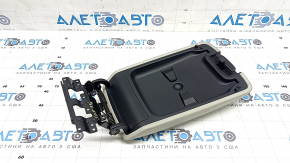 Подлокотник Kia Sorento 21-26 HEV, PHEV кожа серая