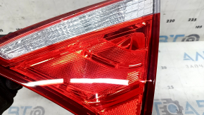 Фонарь внутренний крышка багажника правый Toyota Camry v55 15-17 usa царапины