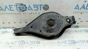 Braț de control inferior sub arcul stânga spate Nissan Rogue 21-24 fabricat în SUA, microfisuri S/B