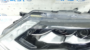 Фара передняя левая Nissan Rogue 17-18 LED, сломаны крепления, песок, полез лак