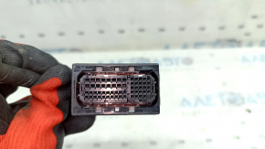 Фишка на блок ECU компьютер двигателя Toyota Camry v55 15-17 2.5 hybrid usa малая