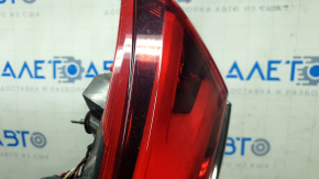 Фонарь внутренний крышка багажника правый Nissan Rogue 17-20 потёртость, царапины