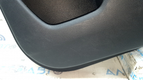 Panou ușă spate dreapta negru pentru Honda CRV 17-22, cotieră din material textil negru, inserție din material textil negru, ornament din lemn deschis la culoare, sub tweeter, zgârieturi, urme de uzur