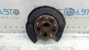 Ступица задняя правая Toyota Camry v55 15-17 usa с кожухом, ржавая, примят кожух