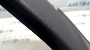 Ornamente montantă centrală dreapta inferioară neagră pentru Nissan Ariya 23-25 cu inserție neagră