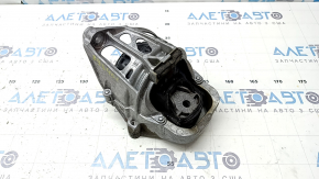 Suportul motor stâng la un Audi Q5 80A 20-24 MHEV, PHEV este defect.