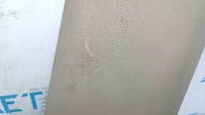 Накладка центральной стойки нижняя правая Nissan Altima 13-16 бежевая, царапины, под чистку, побелел пластик