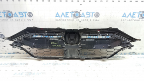 Решетка радиатора grill в сборе Honda CRV 20-22 со значком, hybrid, под радар, с накладками молдингов, песок